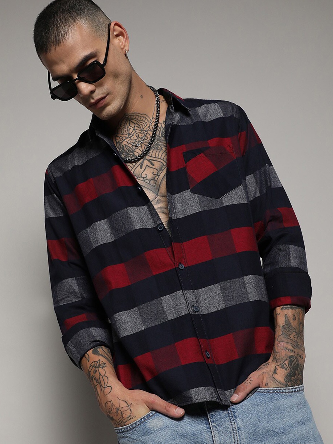 

Campus Sutra Navy Blue, Red & Grey Classic Horizontal Striped Cotton Casual Shirt