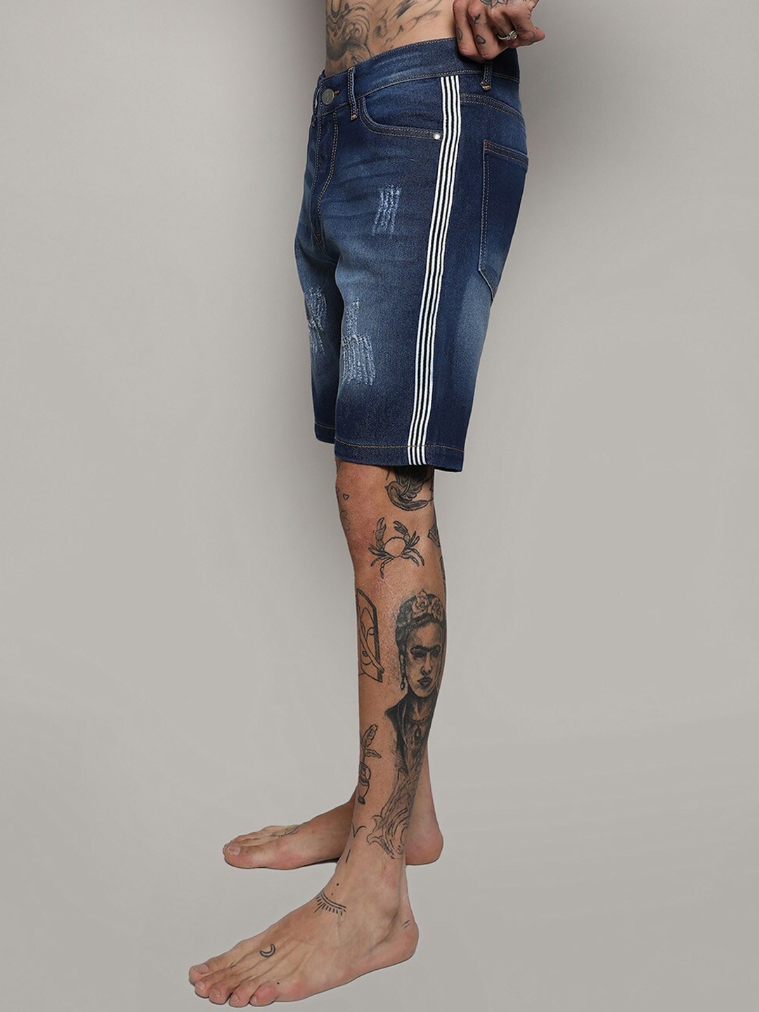 

Campus Sutra Men Blue Outdoor Denim Shorts