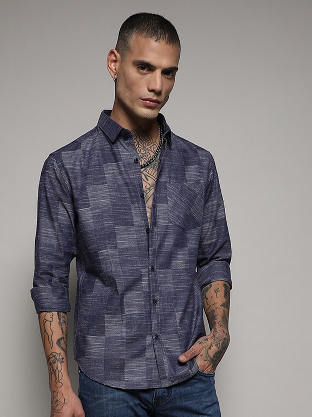 

Campus Sutra Classic Checks Spread Collar Cotton Casual Shirt, Blue