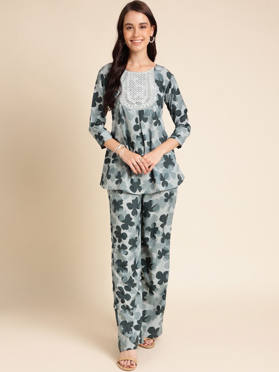 

Sangria Digital-Printed Top & Trouser Co-Ords, Teal