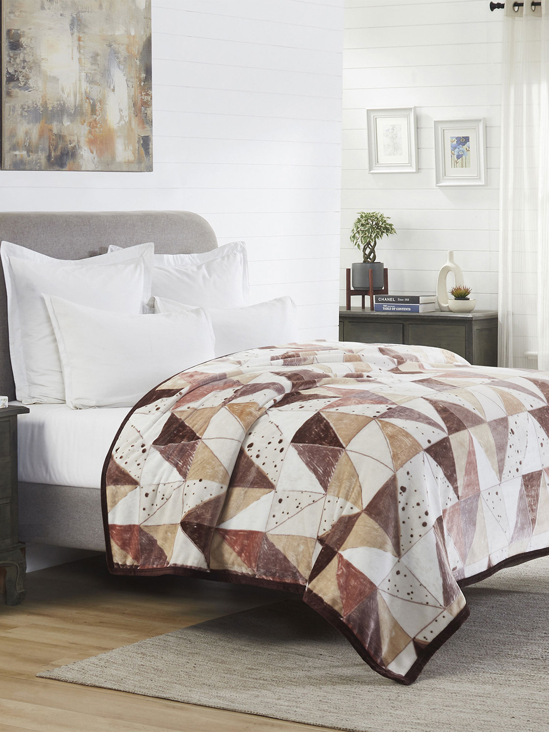 

MYTRIDENT Brown White Geometric 290 GSM Microfiber AC Room Double Bed Blanket