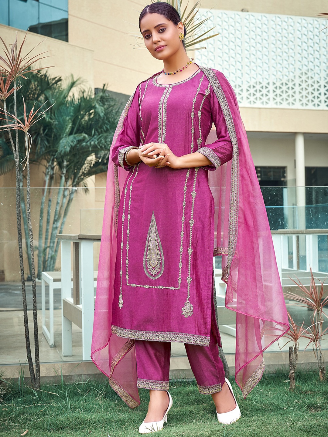 

Indo Era Ethnic Motifs Embroidered Straight Kurta & Trouser With Dupatta, Pink