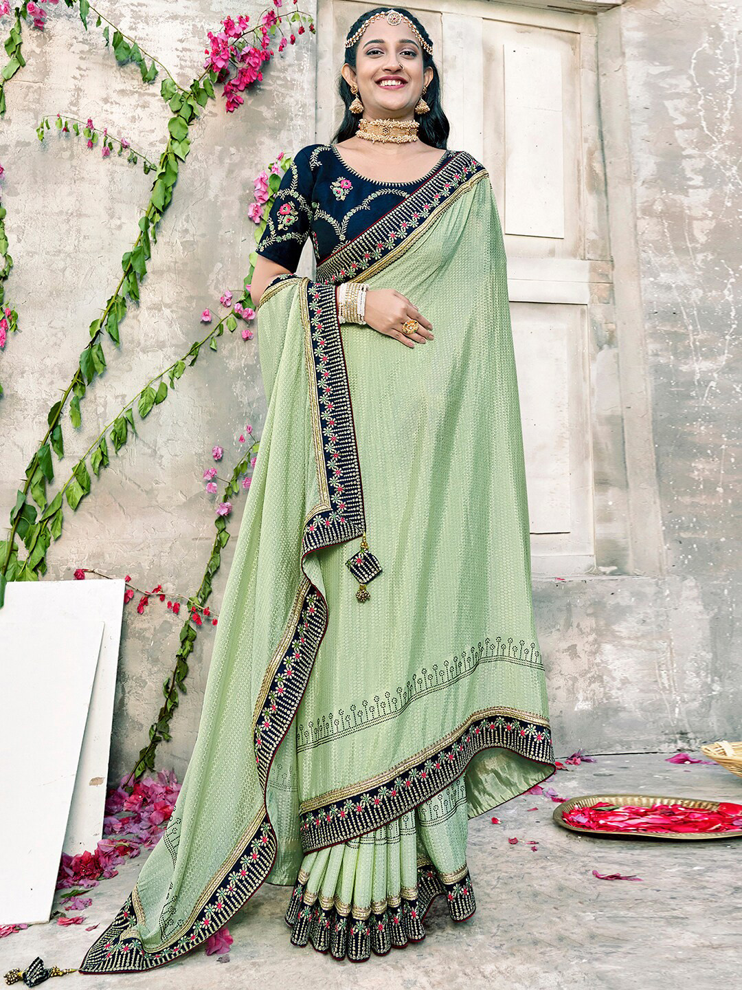 

Mitera Lime Green & Blue Geometric Woven Design Embroidered Saree