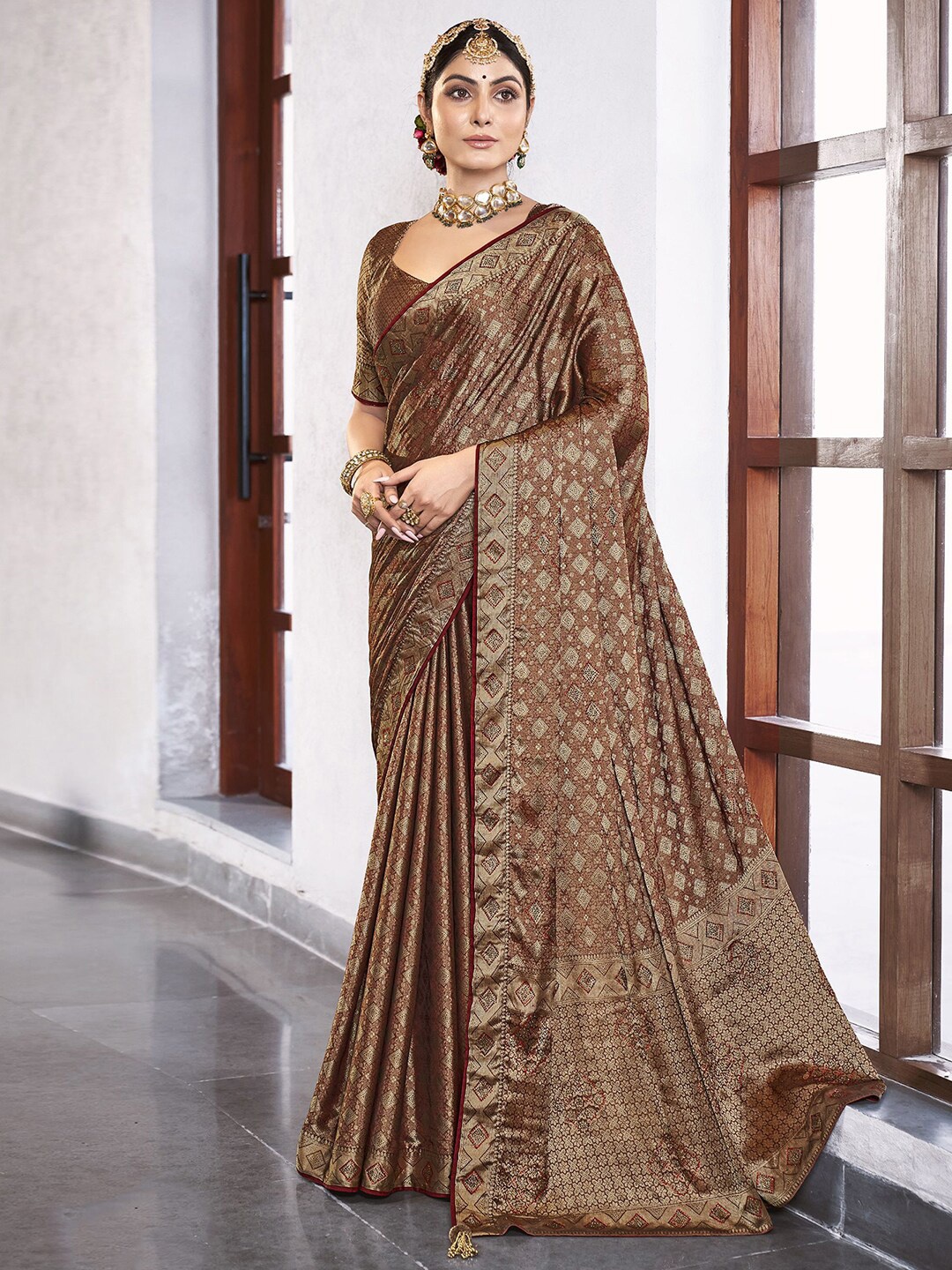 

Satrani Ethnic Motifs Woven Design Zari Art Silk Saree, Maroon