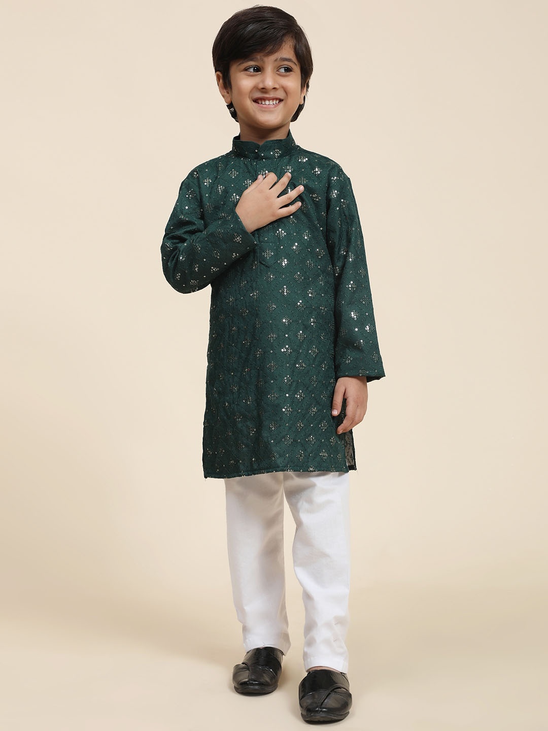

Pro-Ethic STYLE DEVELOPER Boys Embroidered Sequinned Kurta with Pyjamas, Green