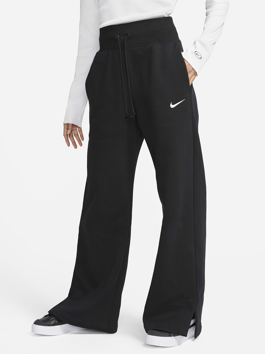 

Nike Women Black Sportswear Phoenix Fleece Trackpants