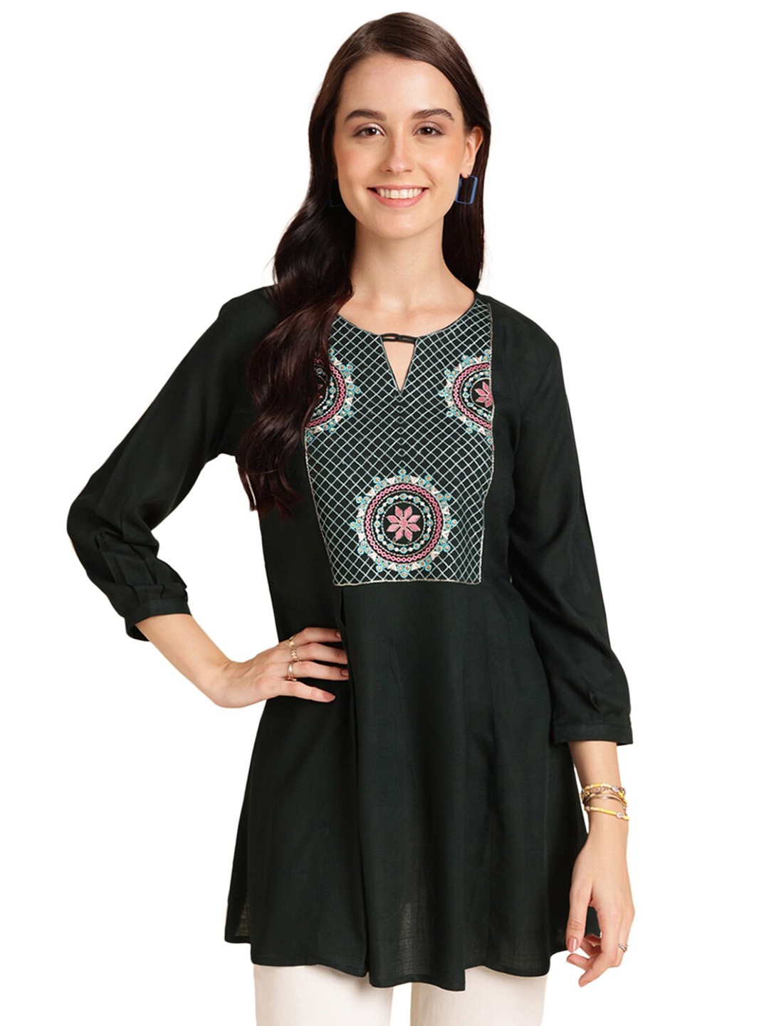 

Nimayaa Ethnic Motifs Embroidered Keyhole Neck A-Line Kurti, Green