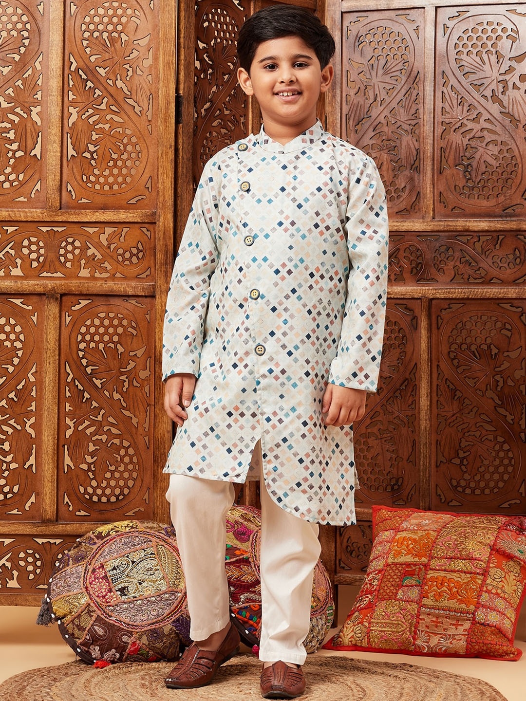 

Stylo Bug Boys Geometric Printed Mandarin Collar Kurta With Pyjamas, White