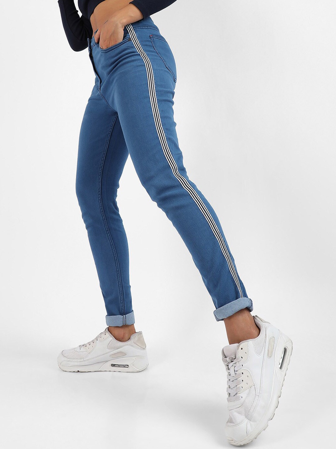 

Campus Sutra Smart Slim Fit Mid-Rise Stretchable Cotton Jeans, Blue