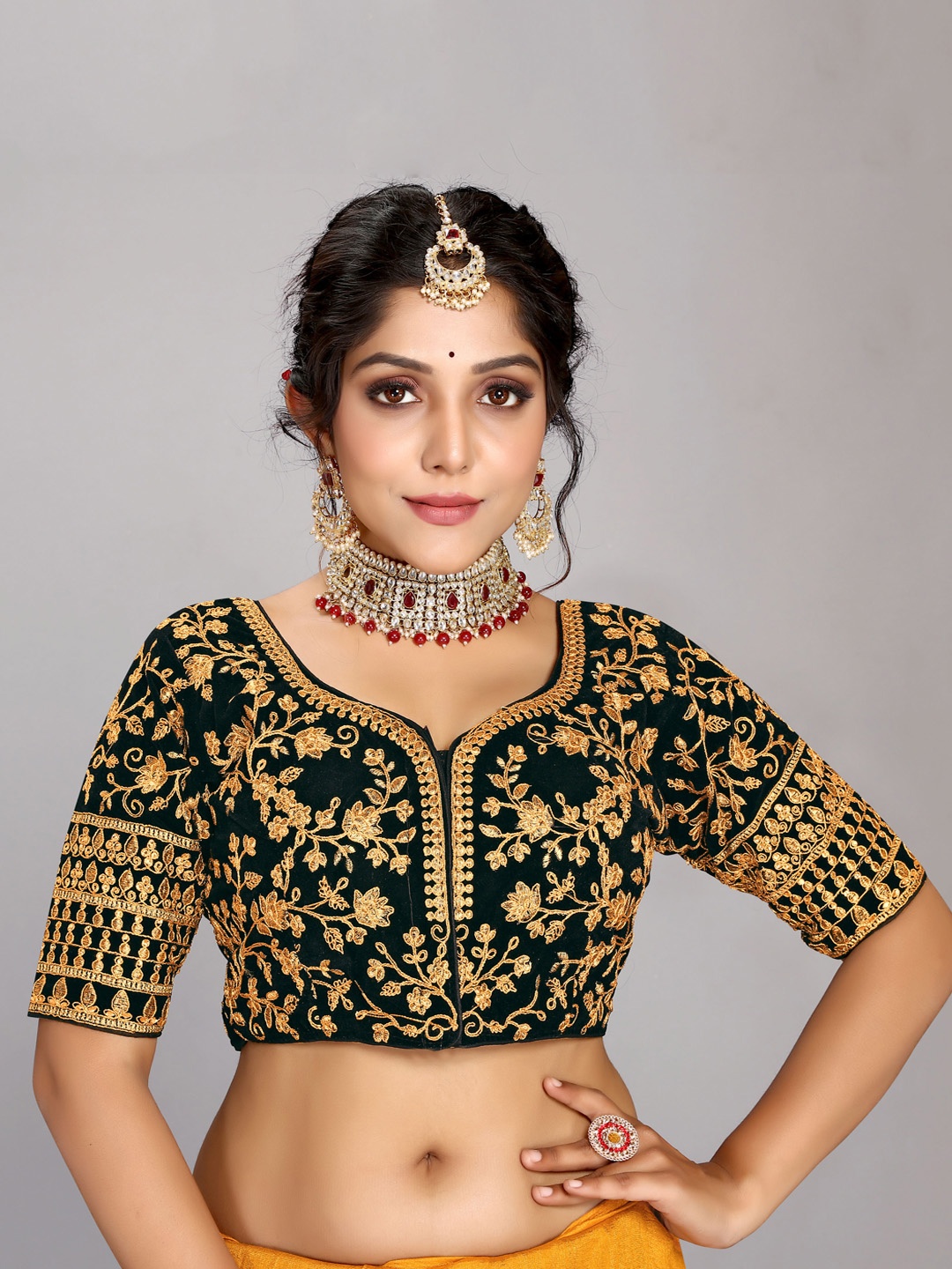 

SCUBE DESIGNS Embroidered Sweetheart Neck Velvet Saree Blouse, Black