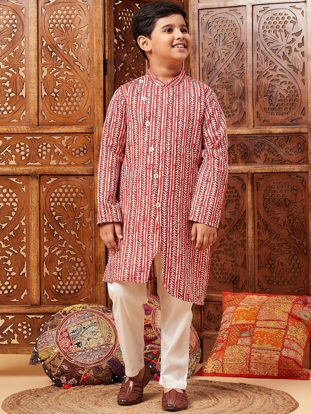 

Stylo Bug Boys Printed Angrakha Pure Cotton Kurta With Trousers, Red