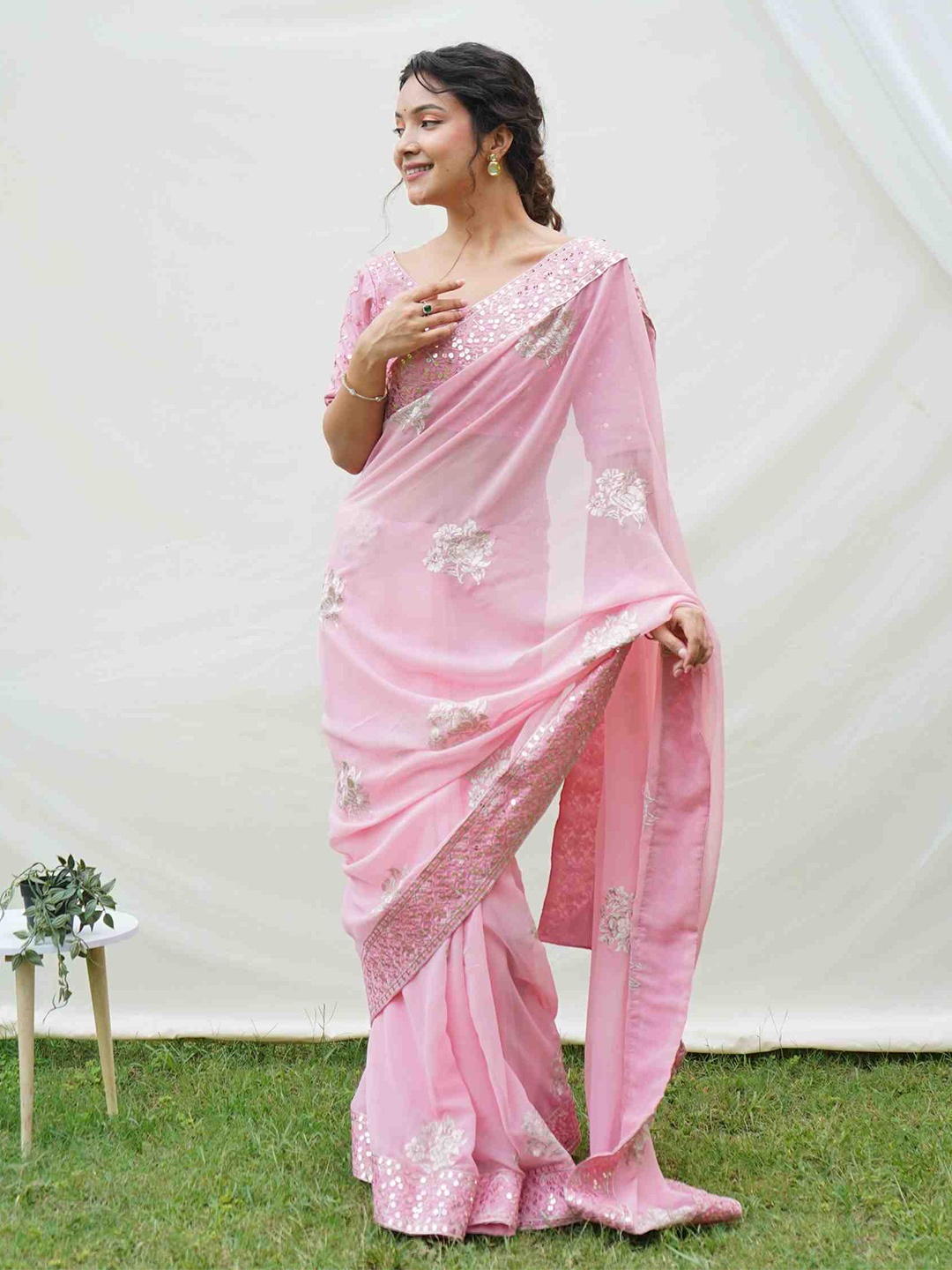 

Vastrasky Global Floral Embroidered Sequinned Pure Georgette Saree, Pink