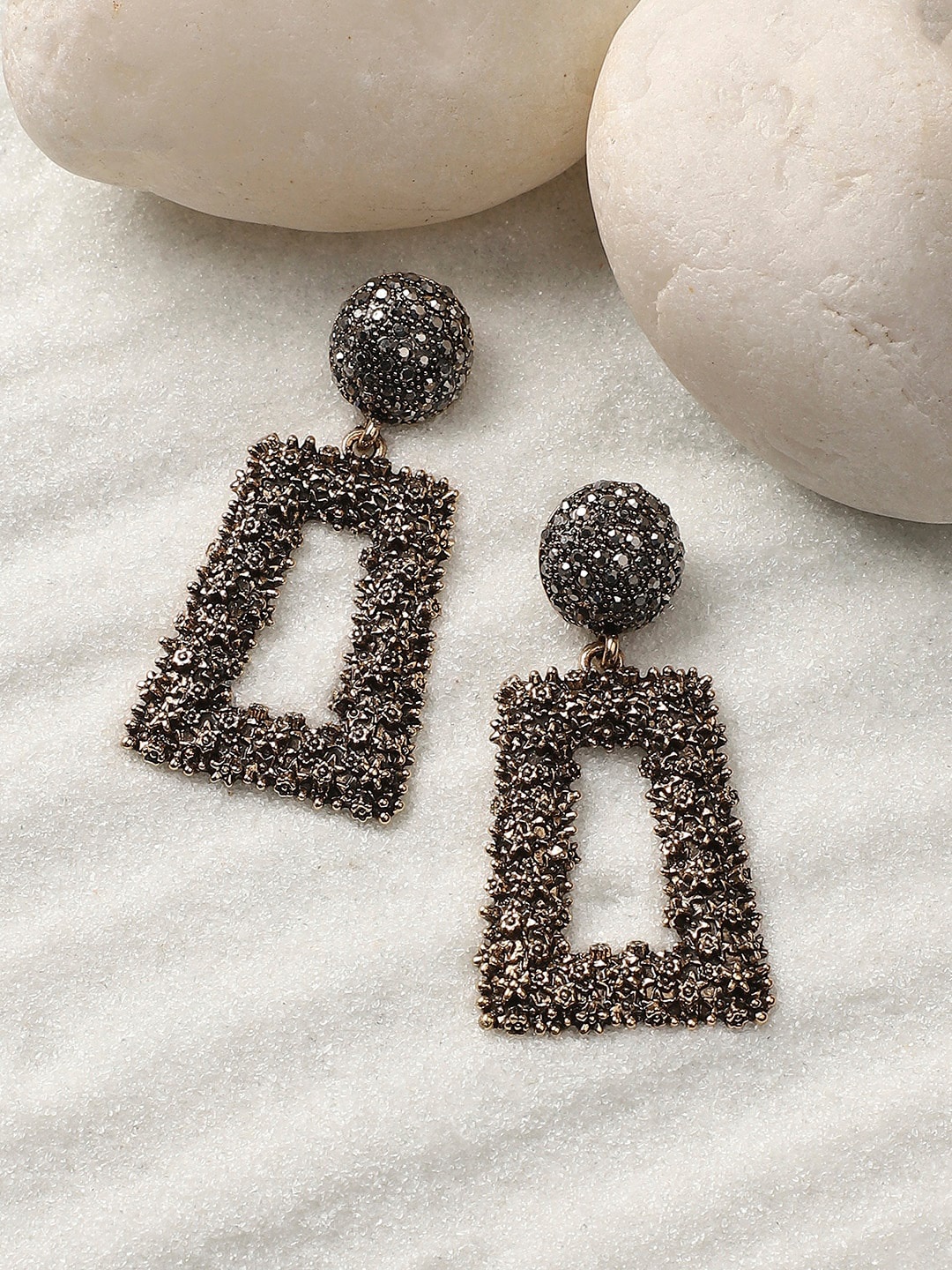 

SOHI Gold-Plated Geometric-Shaped Drop Earrings