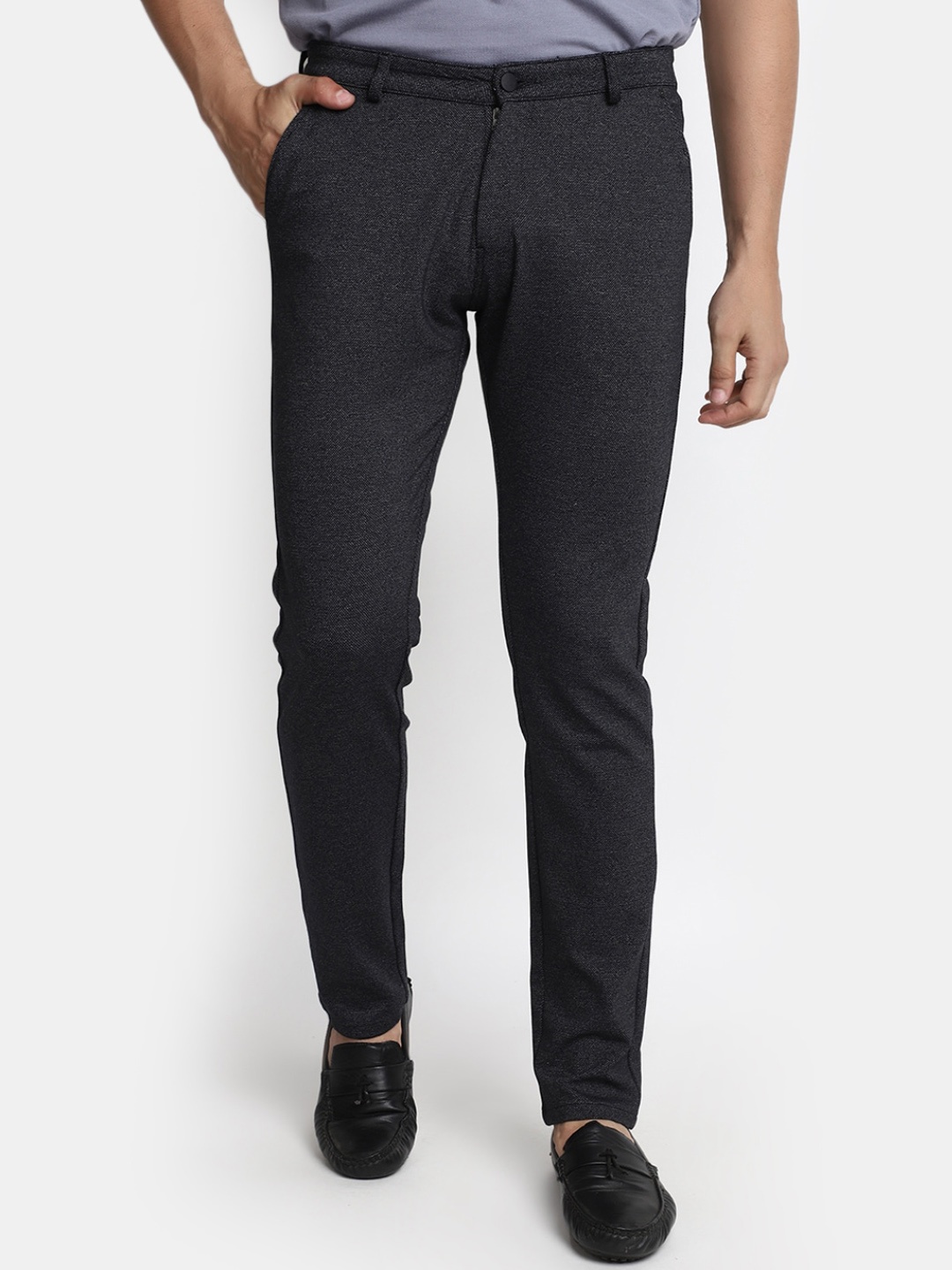 

V-Mart Men Slim Fit Mid Rise Cotton Chinos, Black