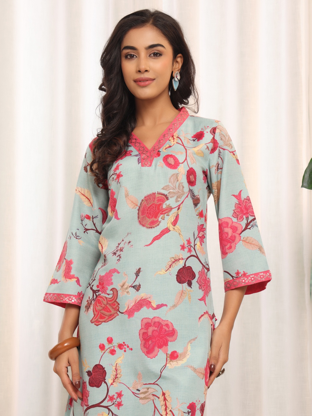 

Varanga Sea Green Floral Printed V Neck Cotton Kurta