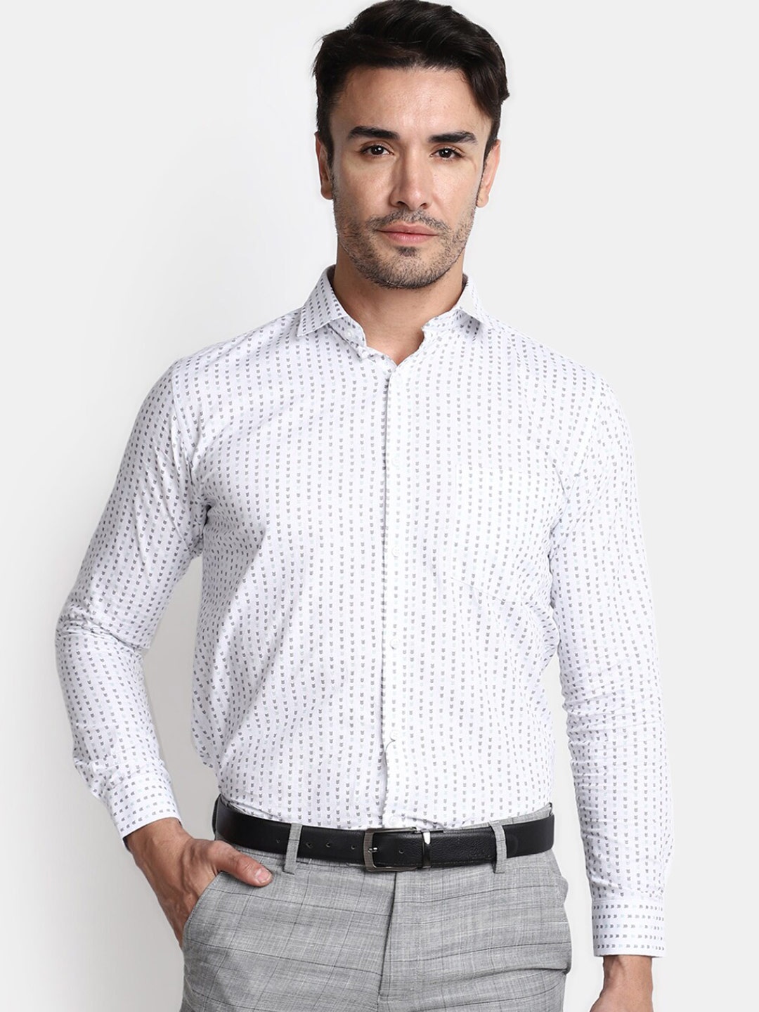 

V-Mart Vertical Striped Spread Collar Formal Shirt, White