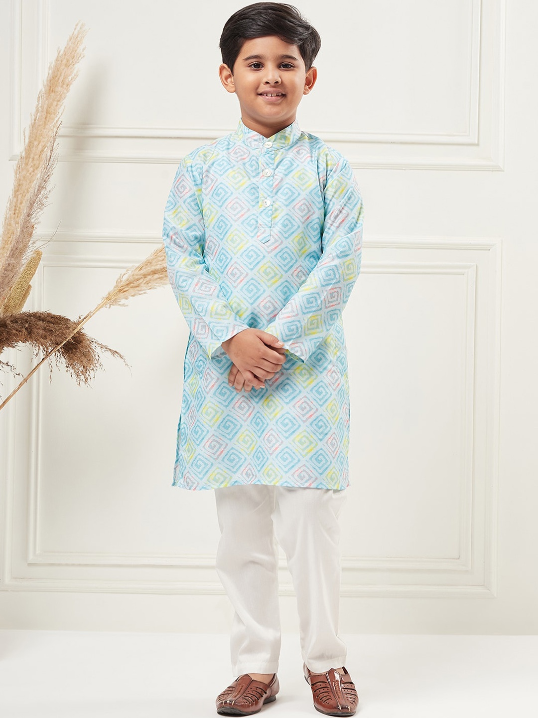 

Stylo Bug Boys Printed Regular Kurta with Trousers, Blue