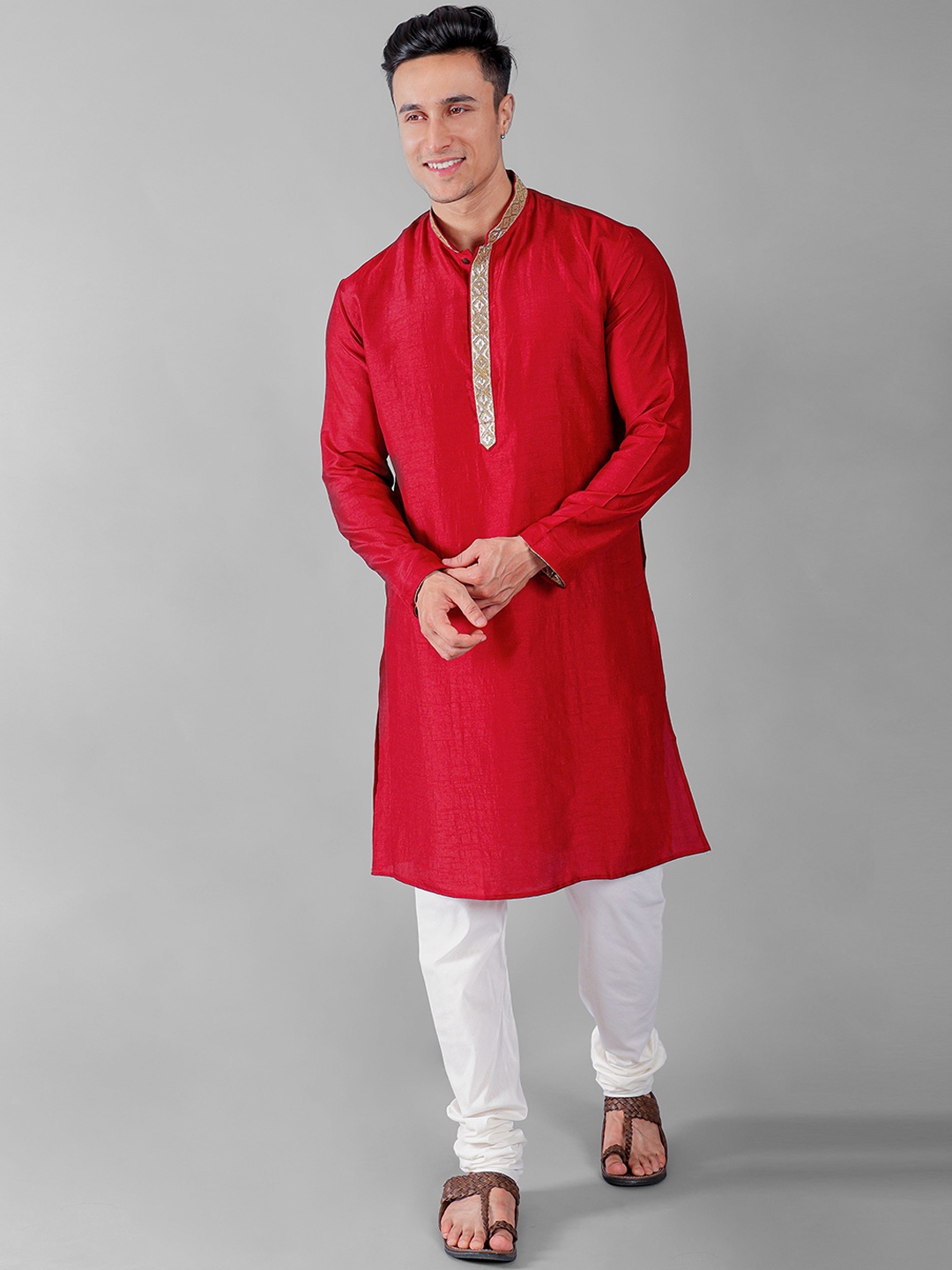 

VESHAM Men Maroon Floral Yoke Design Regular Kurta with Churidar