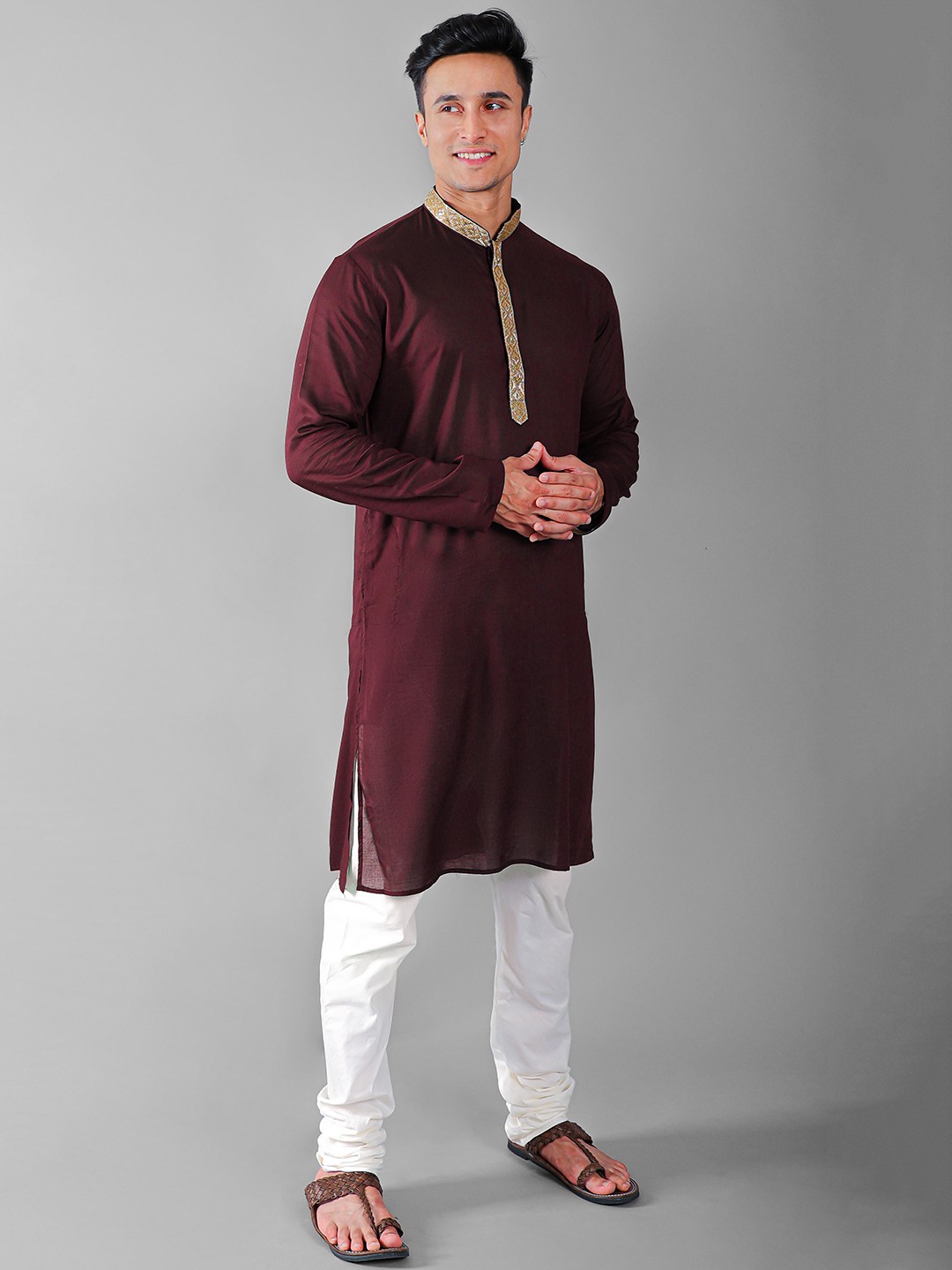 

VESHAM Gotta Patti Mandarin Collar Straight Kurta With Churidar, Burgundy