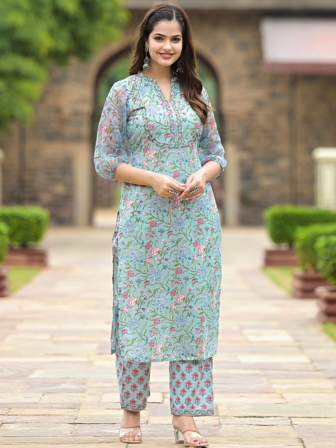 

Jaipuri Adaah Floral Printed Regular Pure Cotton Kurta with Trousers, Blue