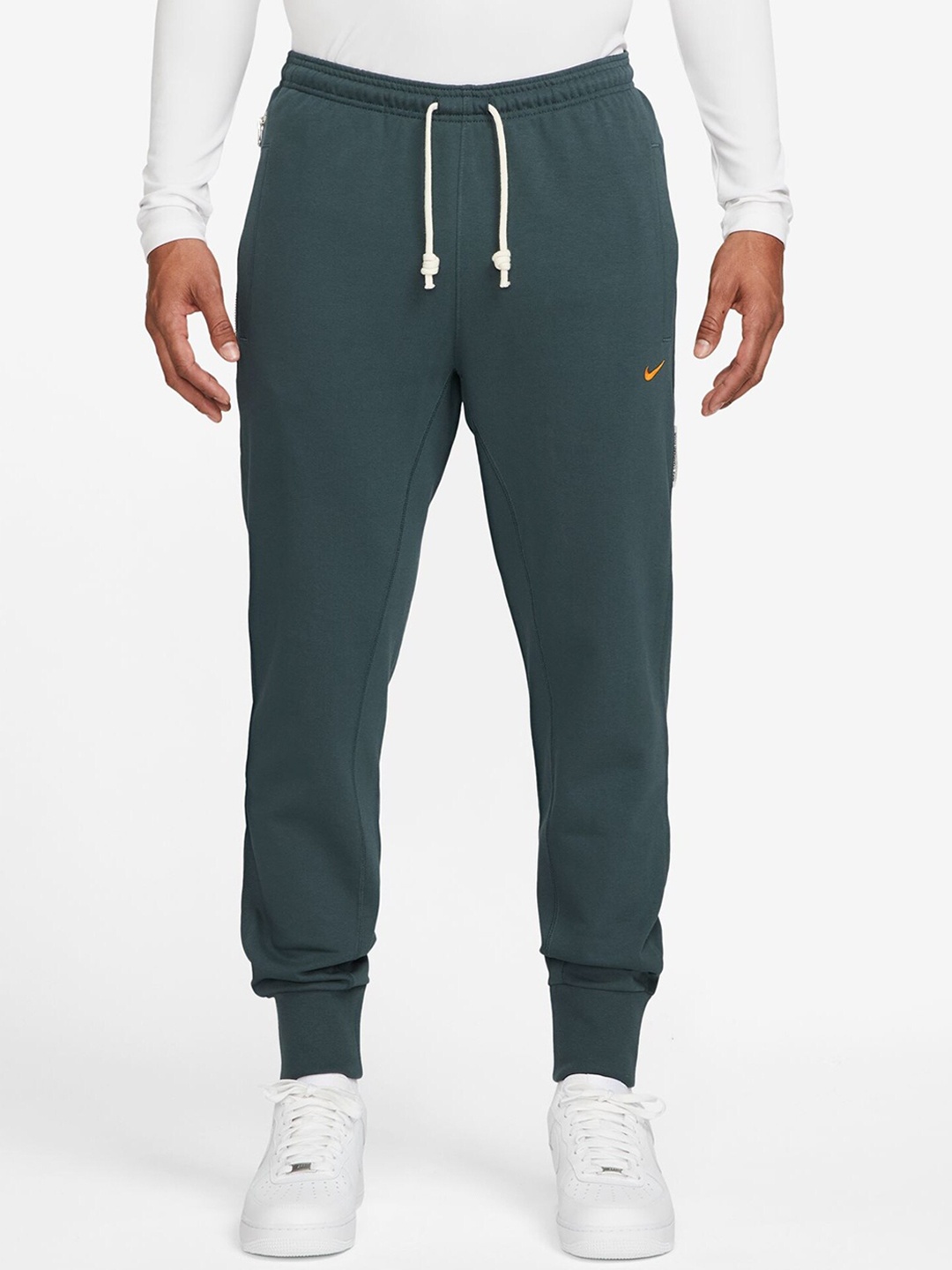 

Nike Men Green Standard Issue Trackpants