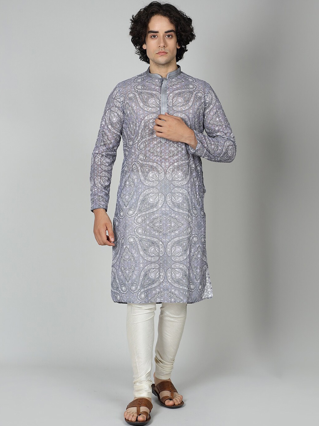 

MAAHI FABS Ethnic Motifs Printed Mandarin Collar Thread Work Straight Kurta, Grey