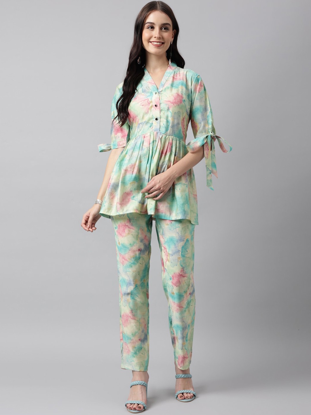 

KALINI Abstract Printed A-Line Pleated Kurti With Trousers, Green