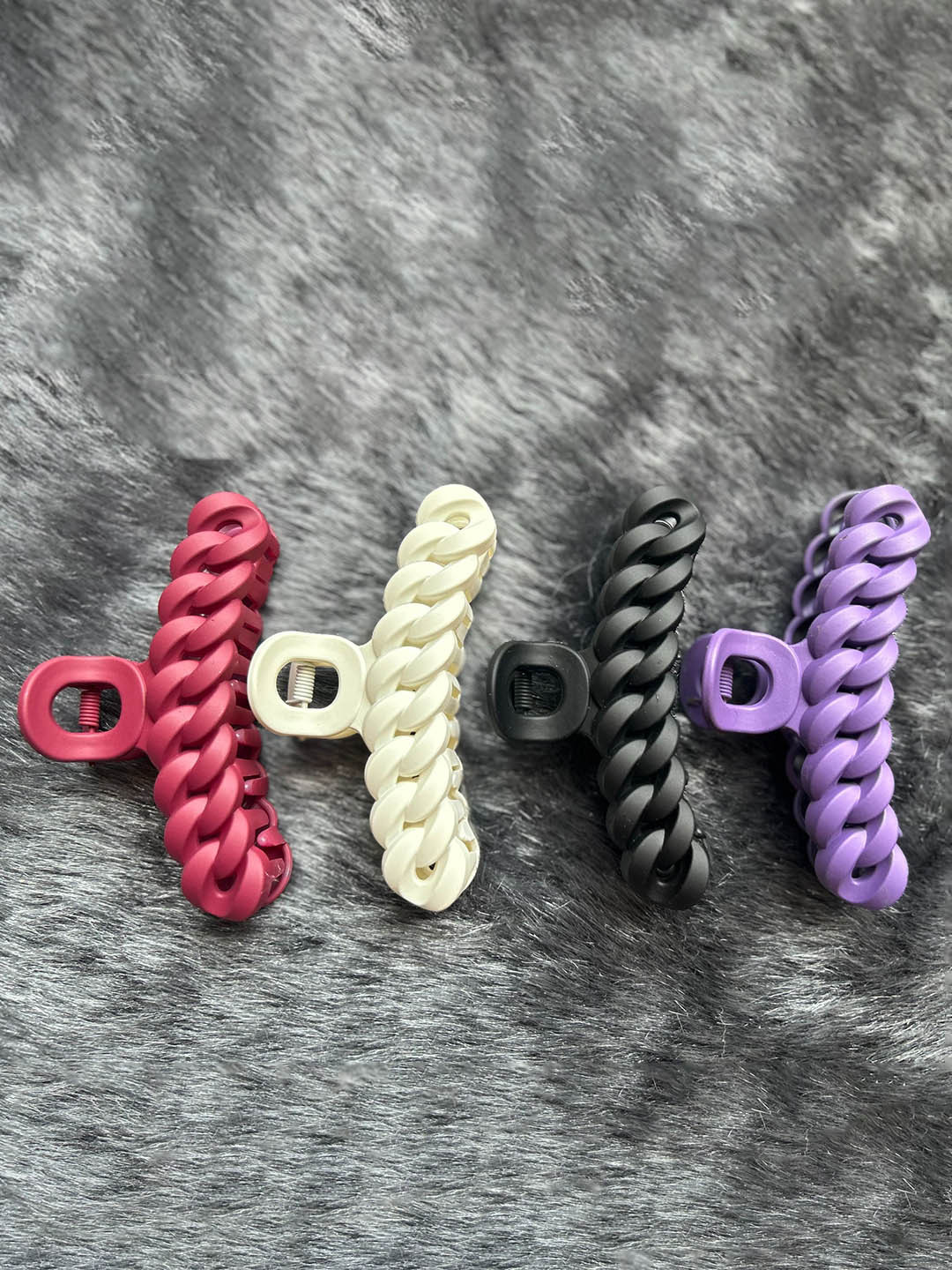

CHANDERKASH Set of 4 Assorted Claw Clip