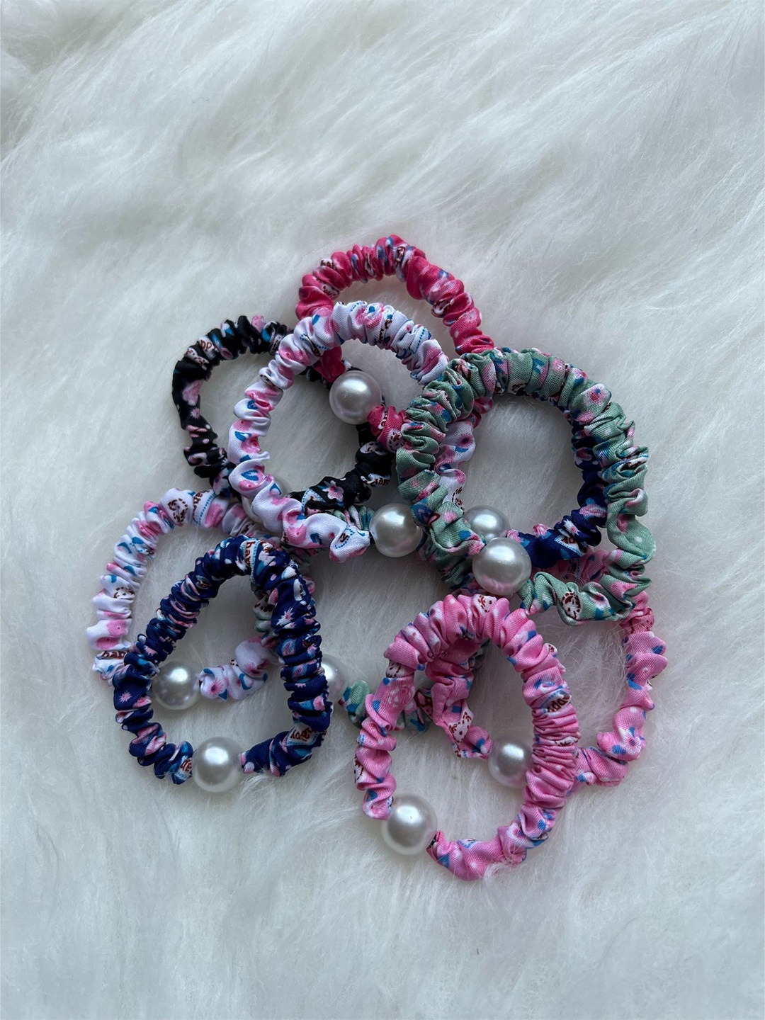 CHANDERKASH Set of 6 Assorted Embellished Ponytail Holders