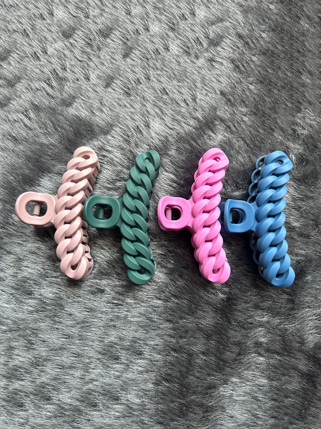 CHANDERKASH Assorted Set of 4 Claw Clips