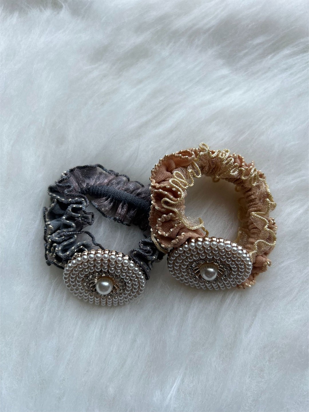 CHANDERKASH Set of 2 Assorted Embellished Ponytail Holders