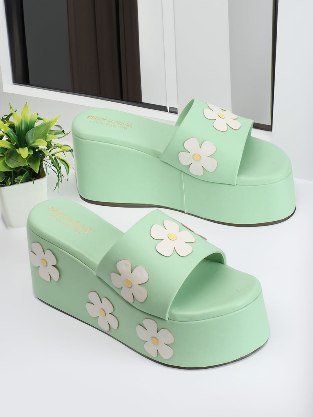 

madam glorious Printed Wedge Heels, Green