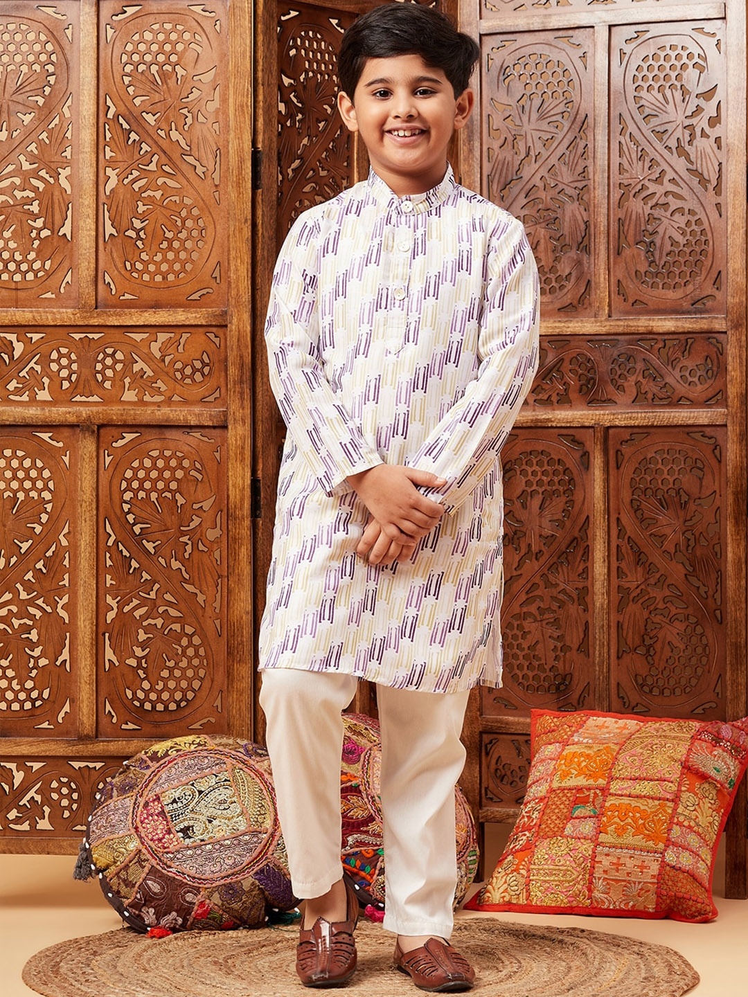 

Stylo Bug Boys Printed Band Collar Regular Kurta With Trousers, White