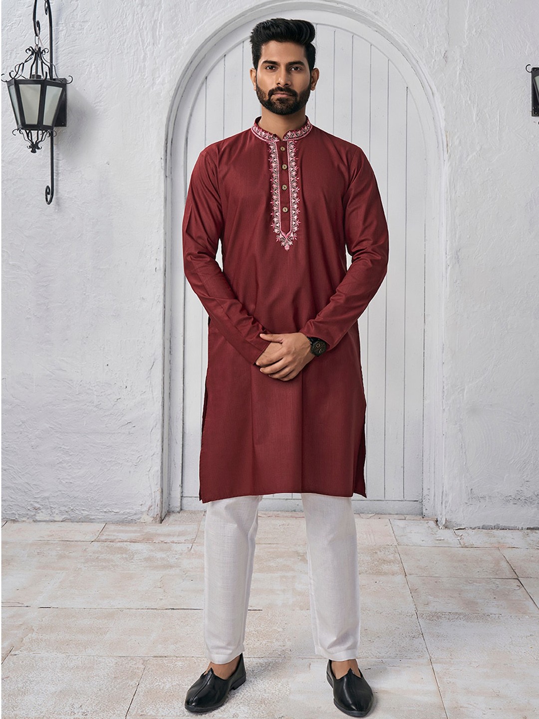 

Inddus Yoke Design Embroidered Mandarin Collar Kurta, Maroon