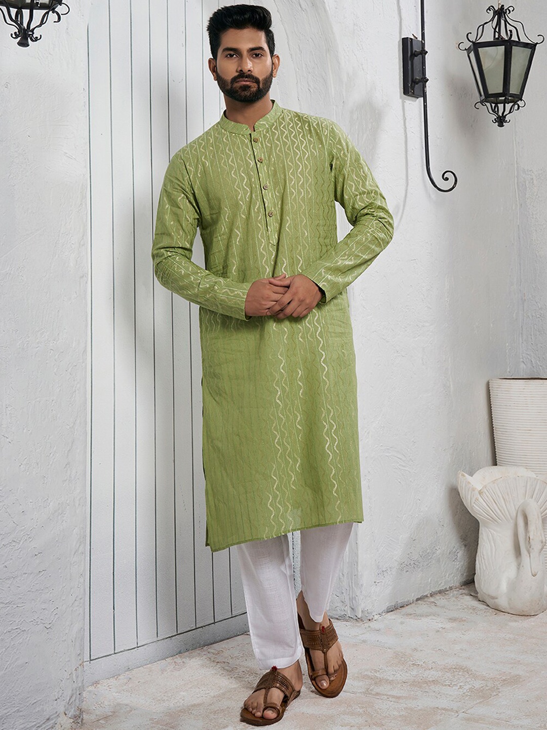 

Inddus Woven Design Mandarin Collar Kurta, Green