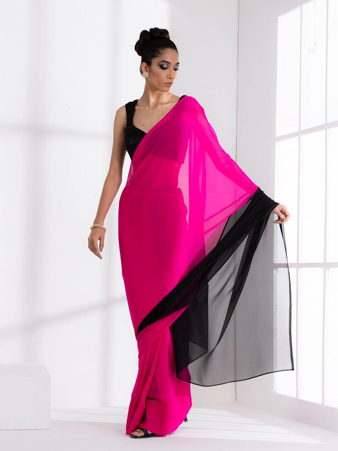 

Swtantra Colourblocked Saree, Pink