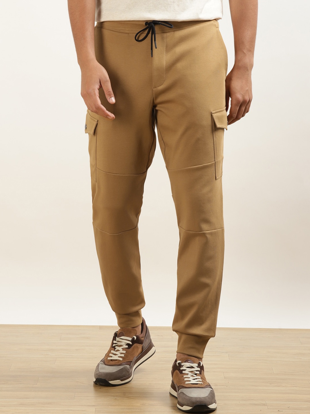 

Andamen Men Mid-Rise Cotton Joggers, Khaki