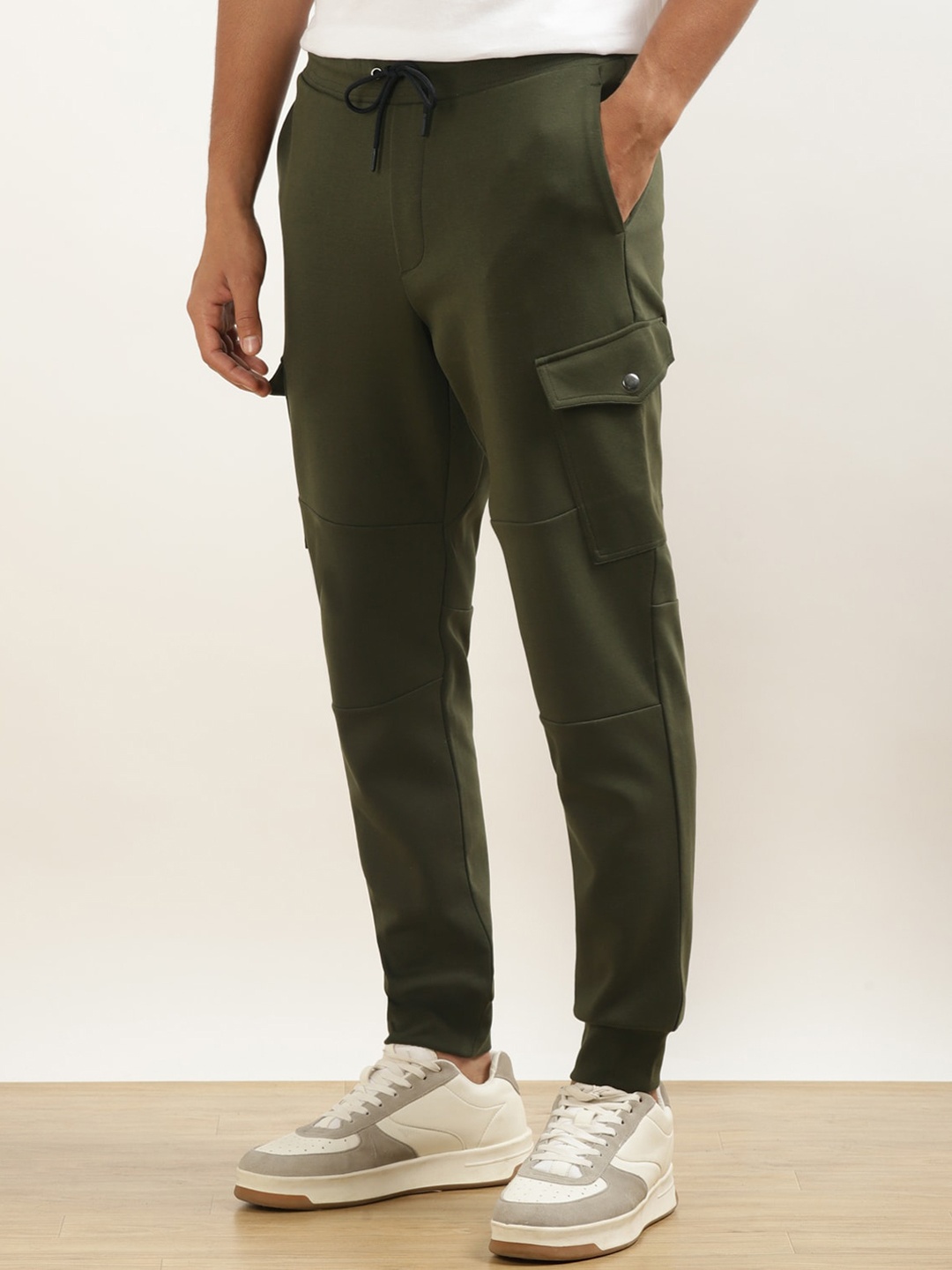 

Andamen Men Mid-Rise Cotton Joggers, Olive