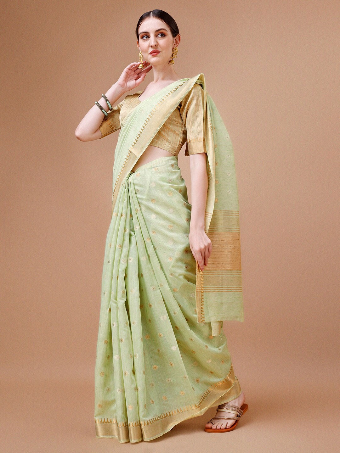 

MAGMINA Ethnic Motifs Woven Design Zari Kanjeevaram Saree, Green