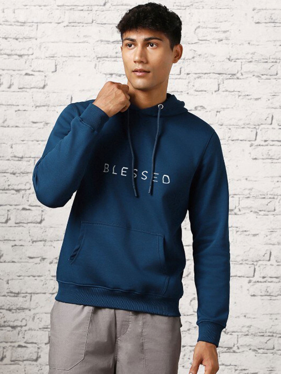 

NOBERO Typography Printed Hooded Fleece Pullover, Navy blue