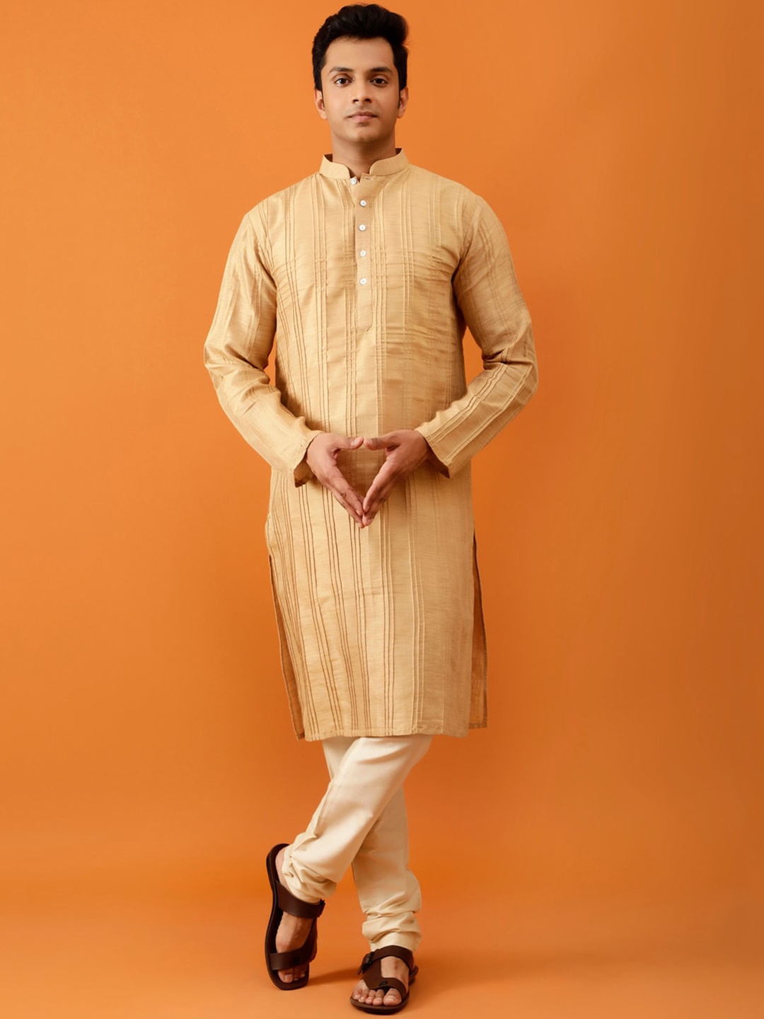 

Streaks & Crosses Striped Mandarin Collar Straight Kurta with Churidar, Gold