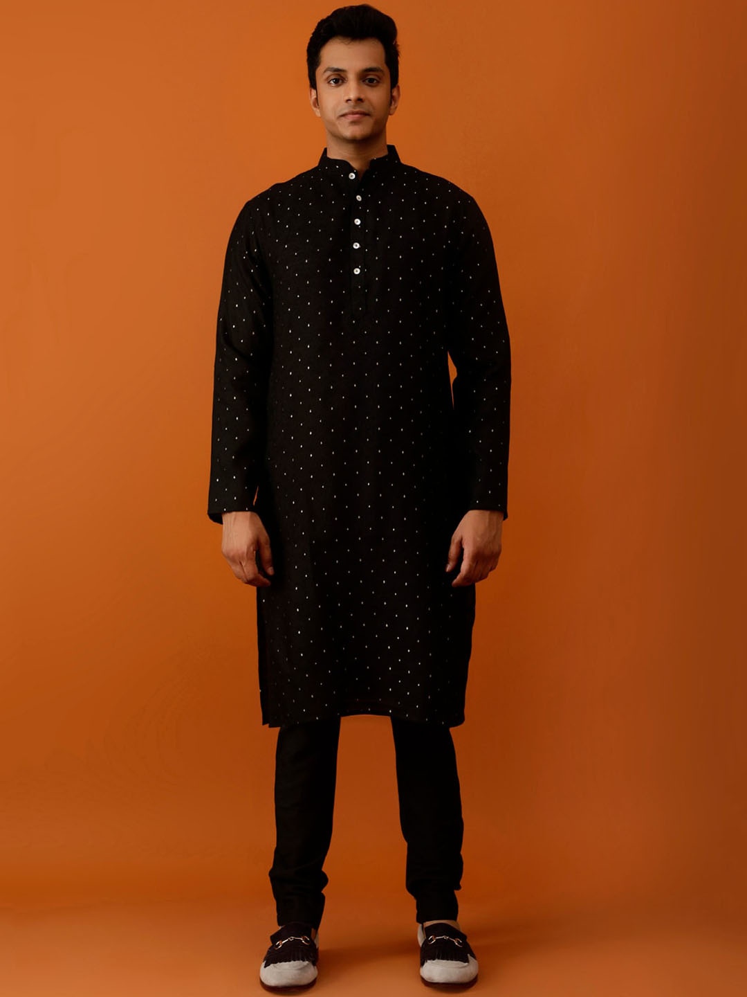 

Streaks & Crosses Ethnic Motifs Printed Mandarin Collar Straight Kurta With Churidar, Black