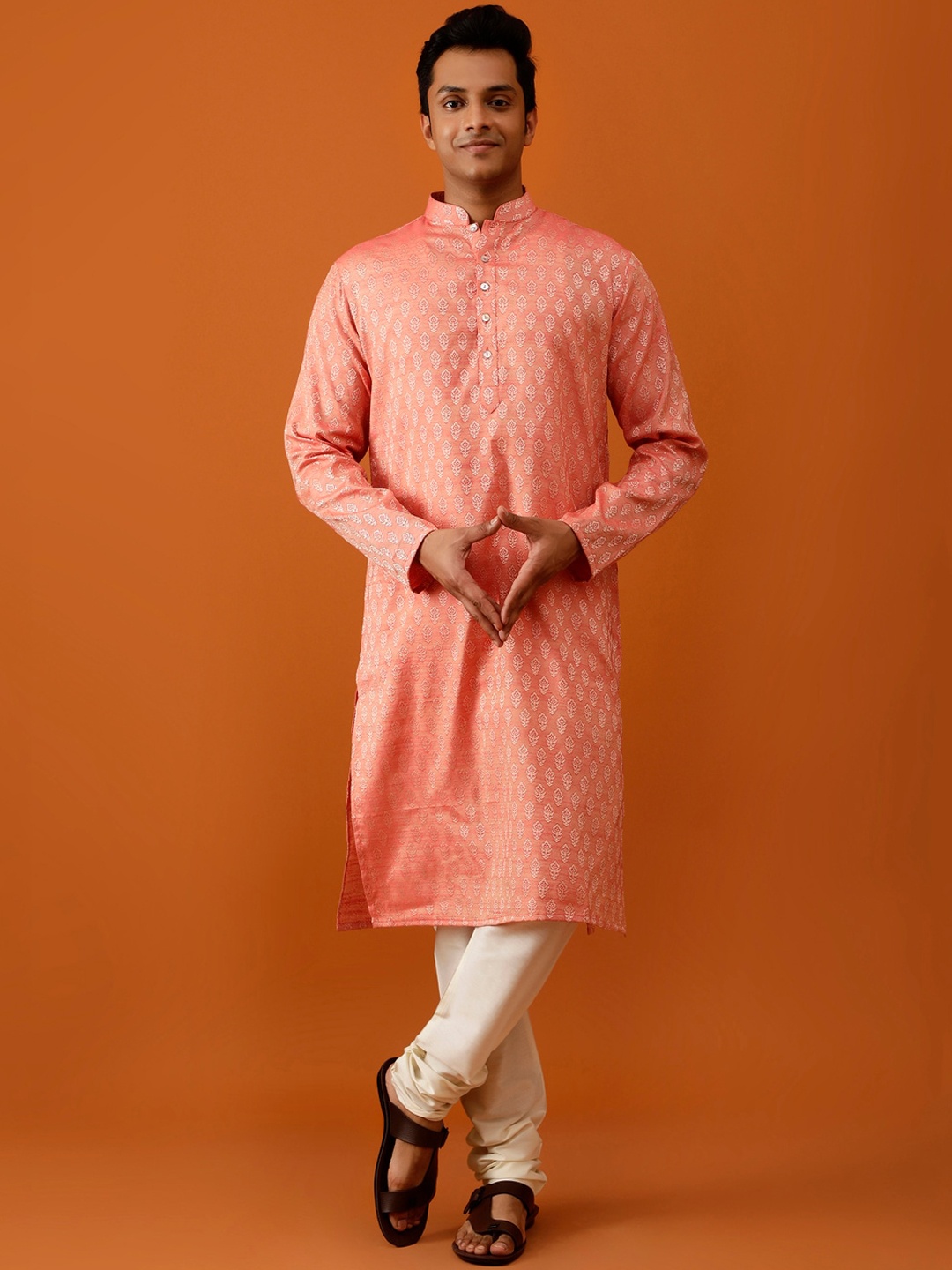 

Streaks & Crosses Ethnic Motifs Woven Design Straight Kurta With Churidar, Peach