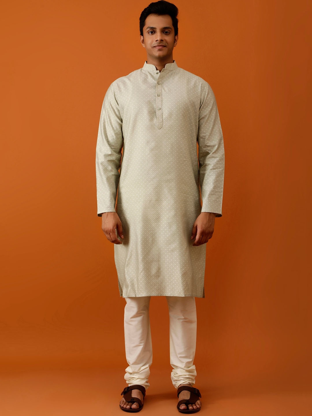 

Streaks & Crosses Ethnic Motifs Embroidered Straight Kurta with Churidar, Green