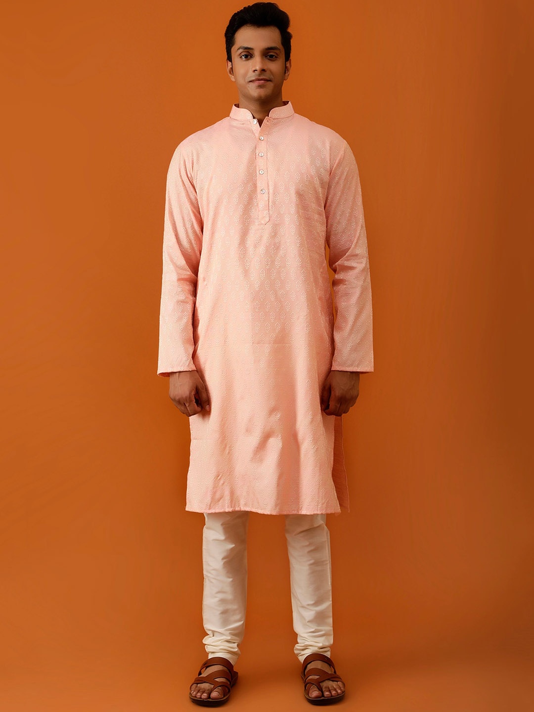 

Streaks & Crosses Ethnic Motifs Mandarin Collar Kurta with Churidar, Pink