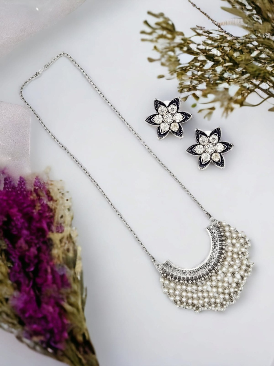 

Sangria Silver Plated Oxidised Stone Studded & Beaded Jewellery Set