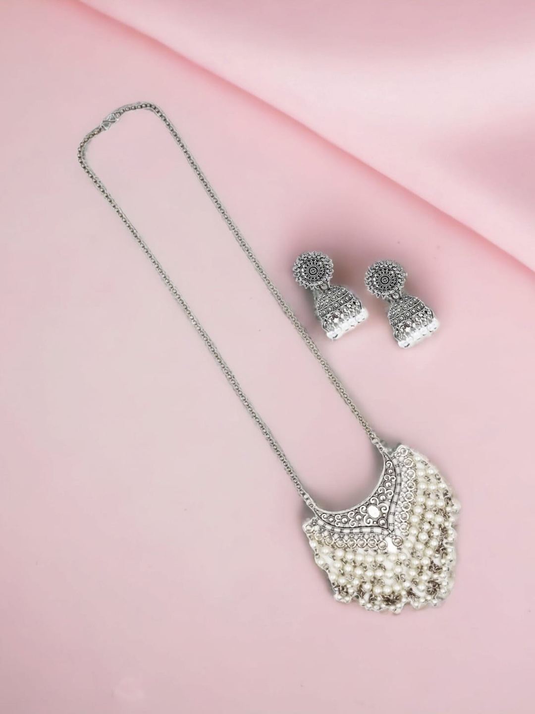 

Sangria Silver-Plated Artificial Beaded Jewellery Set