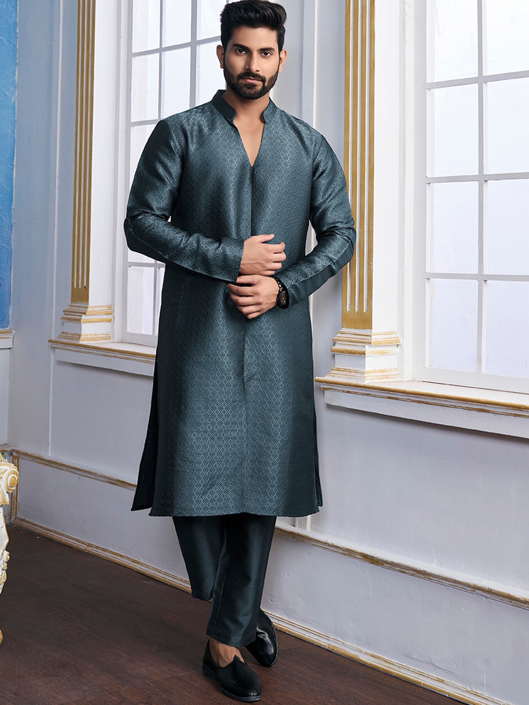 

Inddus Teal Woven Designed Mandarin Collar Regular Kurta with Trousers