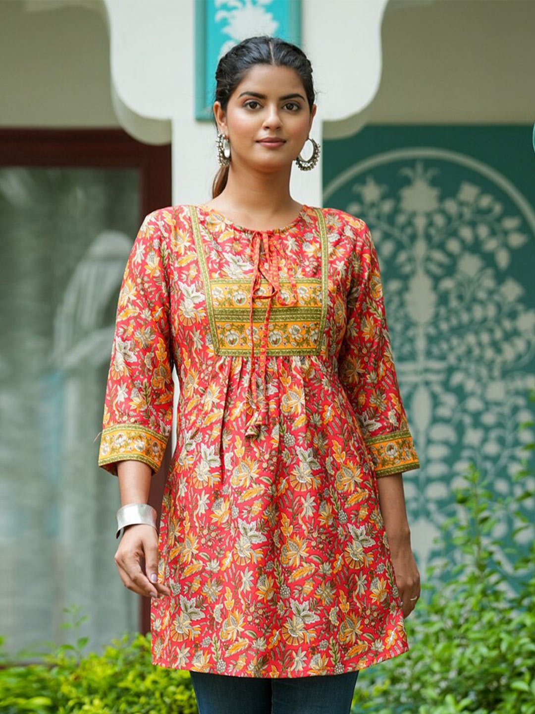 

YASH GALLERY Floral Printed Tie-Up Neck A-Line Kurti, Red