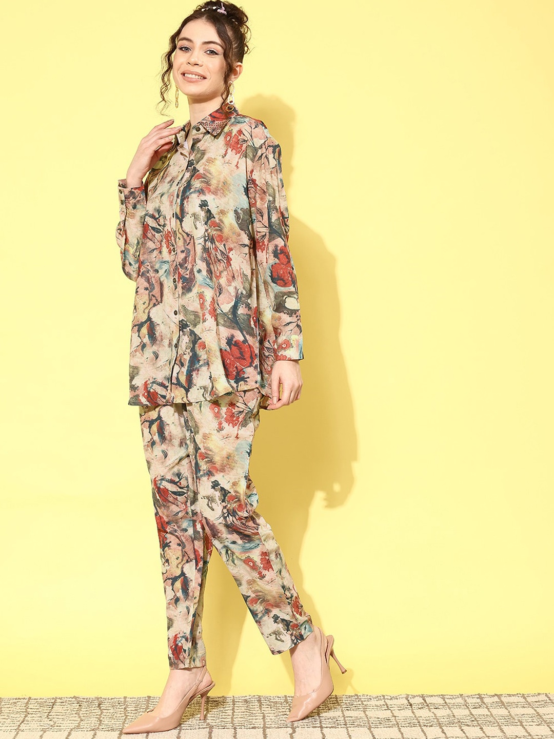 

Runway Dreams Printed Shirt With Trousers, Cream
